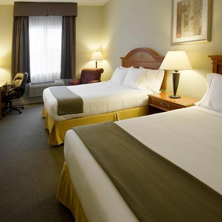 Holiday Inn Express Hotel & Suites 1000 Islands - Gananoque By Ihg Ngoại thất bức ảnh