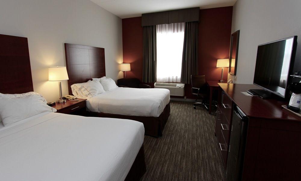 Holiday Inn Express Hotel & Suites 1000 Islands - Gananoque By Ihg Ngoại thất bức ảnh