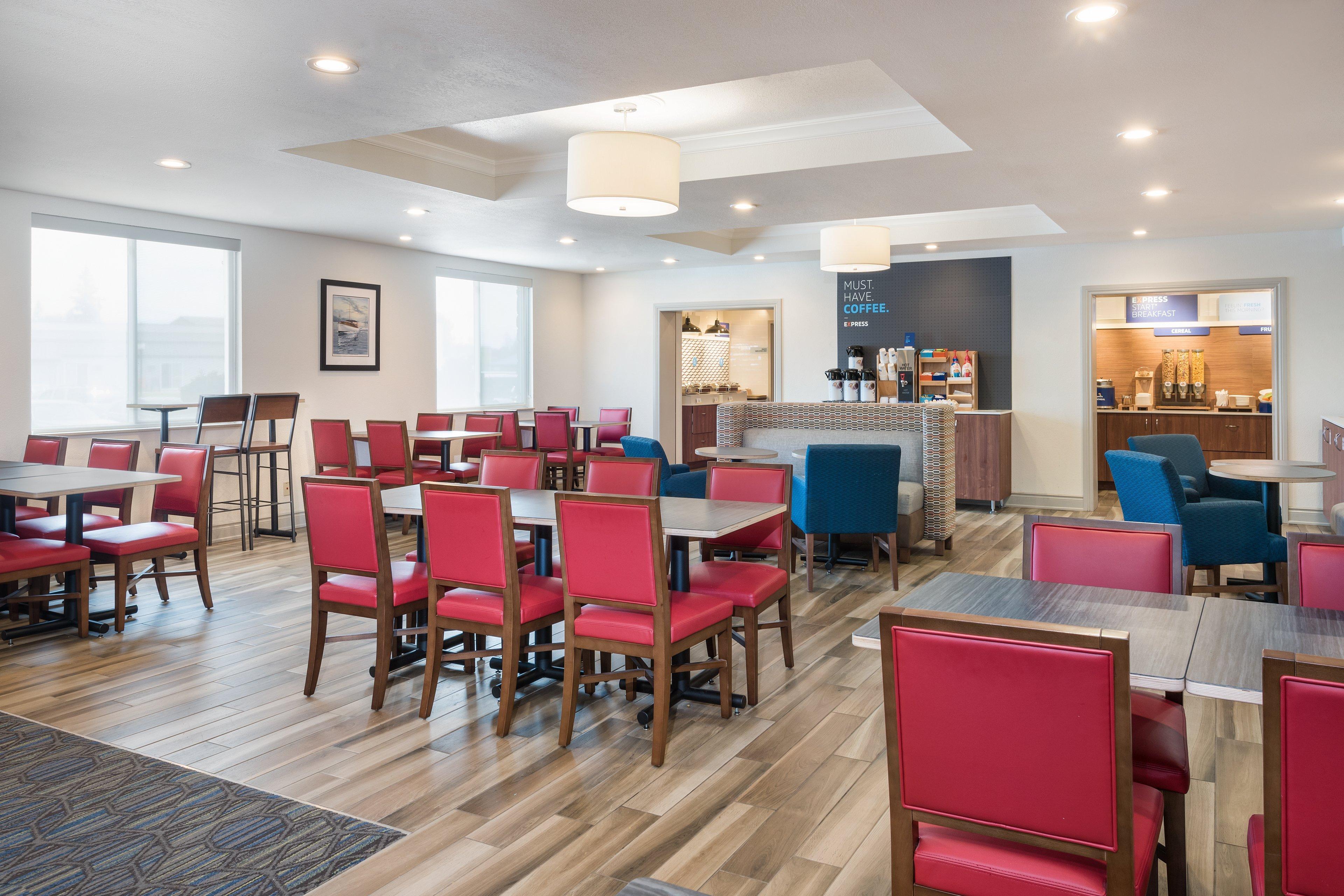 Holiday Inn Express Hotel & Suites 1000 Islands - Gananoque By Ihg Ngoại thất bức ảnh