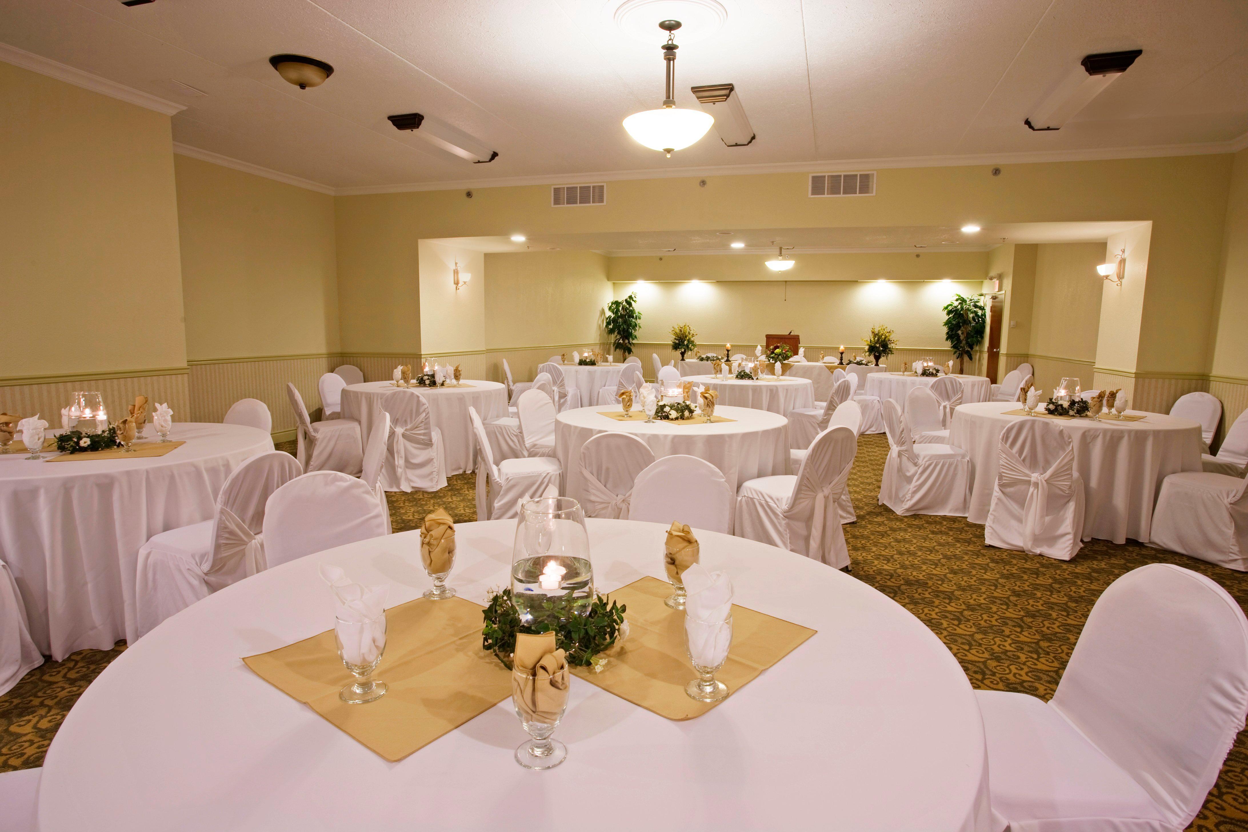 Holiday Inn Express Hotel & Suites 1000 Islands - Gananoque By Ihg Ngoại thất bức ảnh