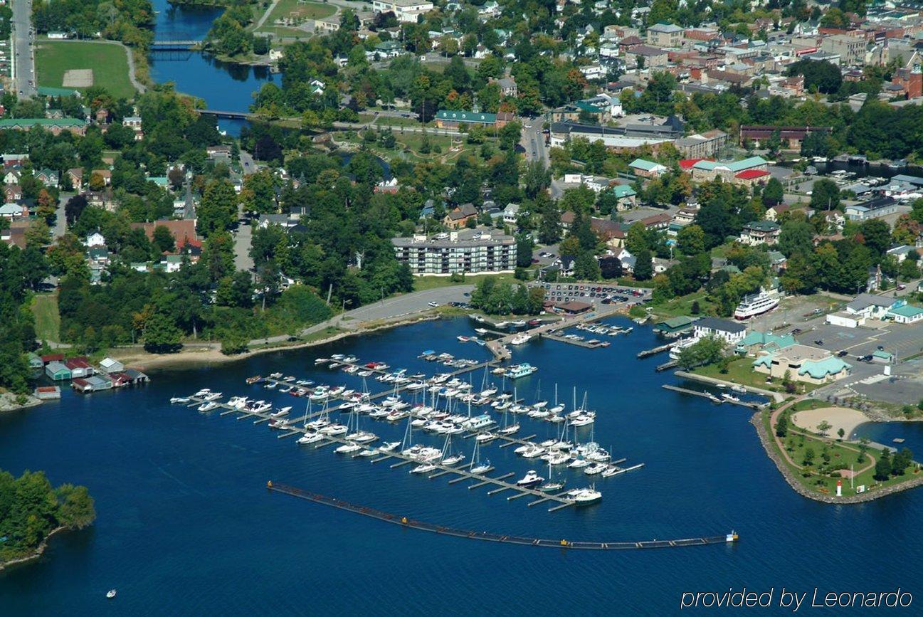 Holiday Inn Express Hotel & Suites 1000 Islands - Gananoque By Ihg Ngoại thất bức ảnh
