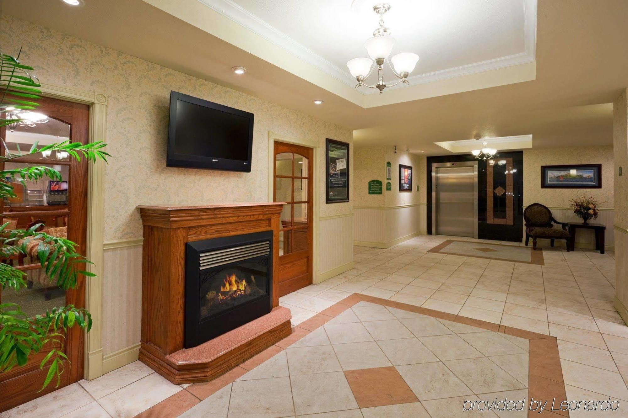 Holiday Inn Express Hotel & Suites 1000 Islands - Gananoque By Ihg Ngoại thất bức ảnh